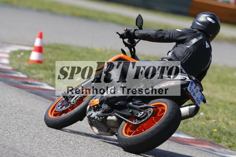 /Archiv-2025/09 22.04.2025 Cornu Master School ADR/rot-rouge/1